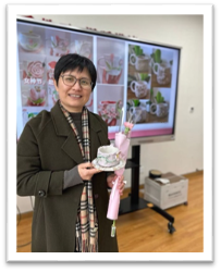 图片包含 人, 室内, 站, 男人

AI 生成的内容可能不正确。